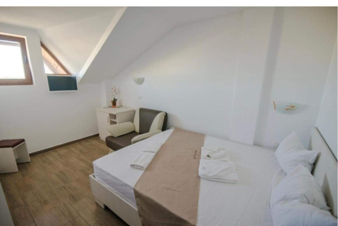 Complex Turistic Perla Venusului Hotell Exteriör bild